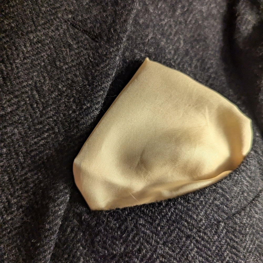 💛 Vintage Silk Gentlemen's Handkerchief pocket square no tag handsewn butter